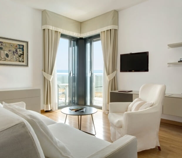 Camera Suite fronte mare design classico
