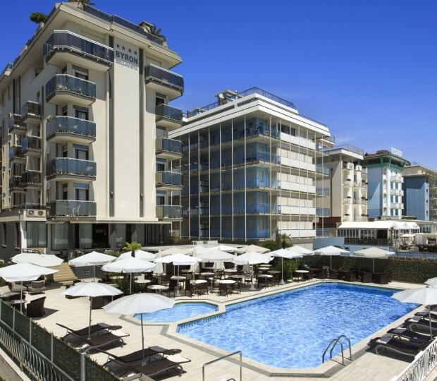 Hotel con Piscina Fronte Mare